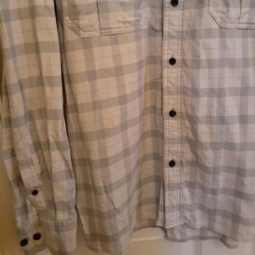 Filson Men's Lightweight Alaskan Guide Flannel Shirt - Picture 9 of 12